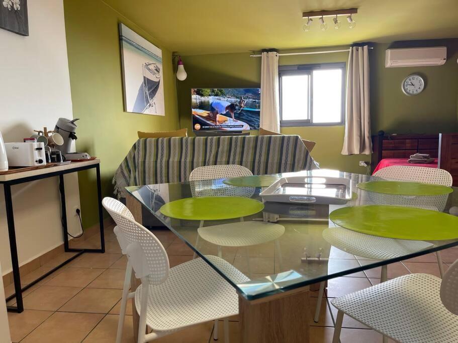 Immense Studio 51 Jusqu'A 4 Personnes Avec Vue Mer Saint-Denis Eksteriør bilde