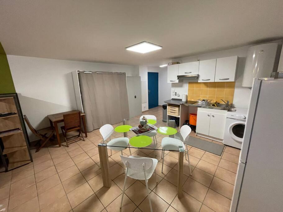 Immense Studio 51 Jusqu'A 4 Personnes Avec Vue Mer Saint-Denis Eksteriør bilde