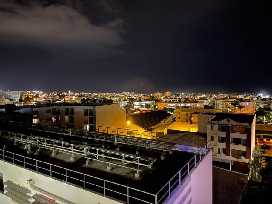 Immense Studio 51 Jusqu'A 4 Personnes Avec Vue Mer Saint-Denis Eksteriør bilde